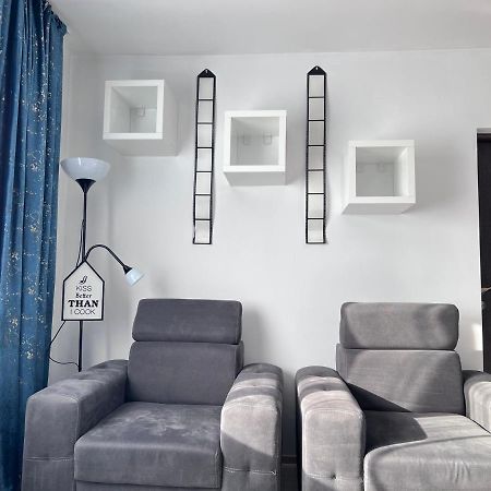 3 Rooms Apartment Palace View Iasi Esterno foto
