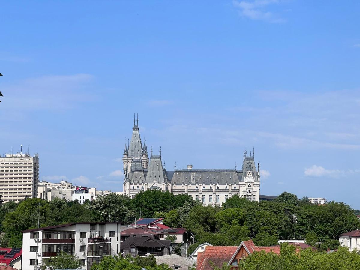 3 Rooms Apartment Palace View Iasi Esterno foto